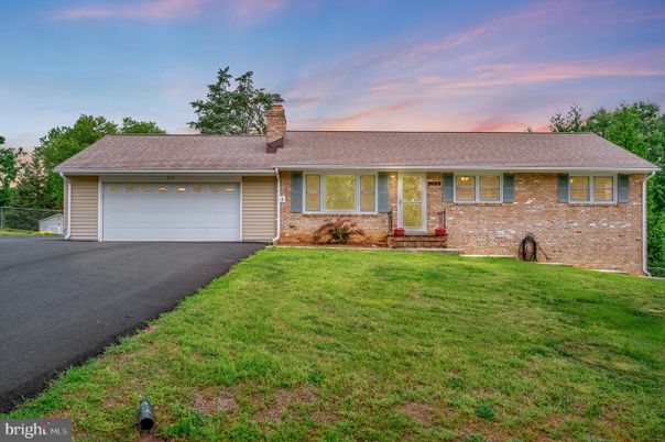 Attached, Exterior, Facade, Brick Facade, Ranch