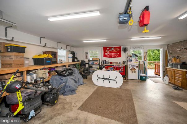 Garage, Interior, Stone Walls