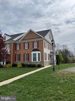 Exterior, Facade, Brick Facade, Georgian