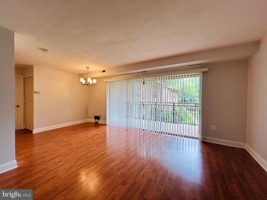 Chandelier, Empty room, Interior, Wood Texture Flooring