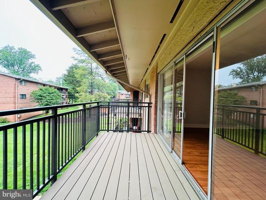 Exterior, Wood Texture Flooring