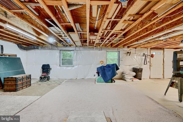 Empty room, Interior, Wooden Beams