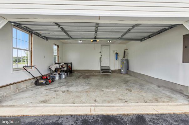 Garage, Interior