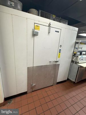 Elevator, Interior