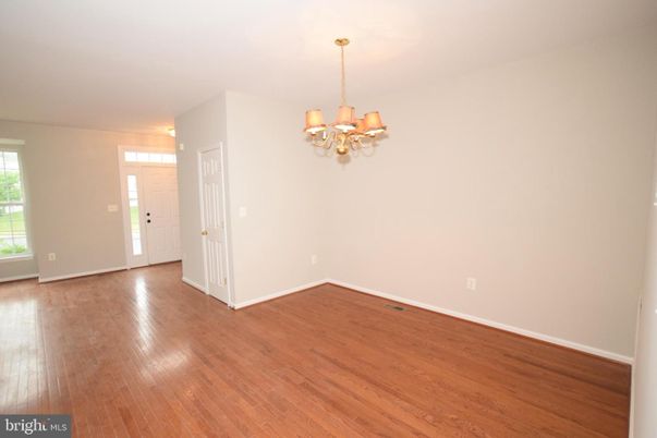 Chandelier, Empty room, Interior, Wood Texture Flooring