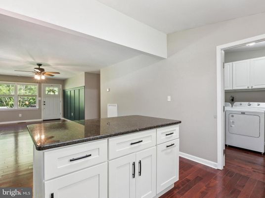 Interior, Washer, Wood Texture Flooring