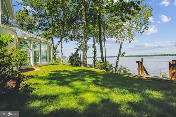 Exterior, Lake