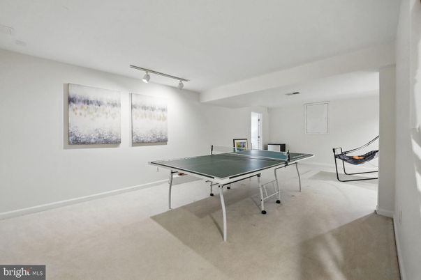 Game Room, Interior