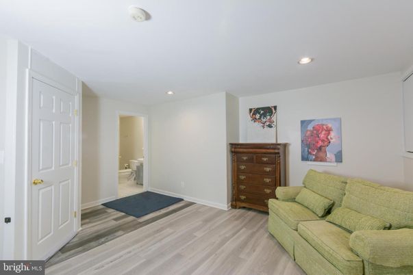 Bathroom, Interior, Recessed Lighting, Wood Texture Flooring