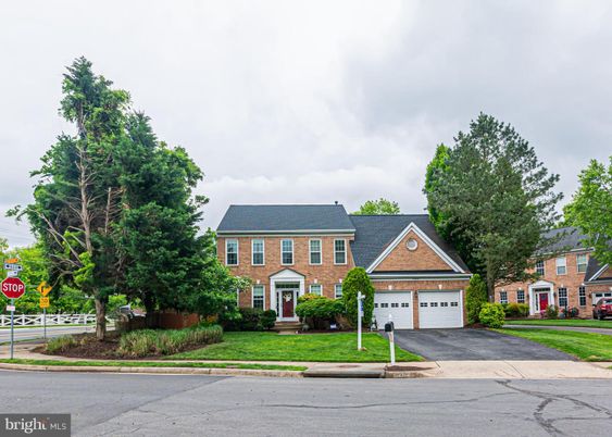 Attached, Exterior, Facade, Brick Facade, French Provincial