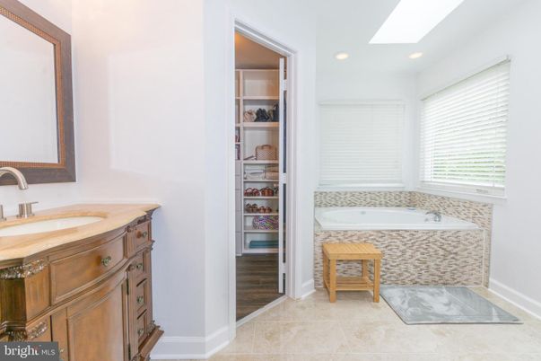 Bathroom, Interior, Recessed Lighting, Wood Texture Flooring