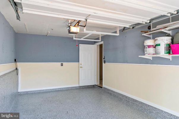 Garage, Interior
