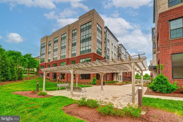 Backyard, Exterior, Facade, Brick Facade, Chicago School
