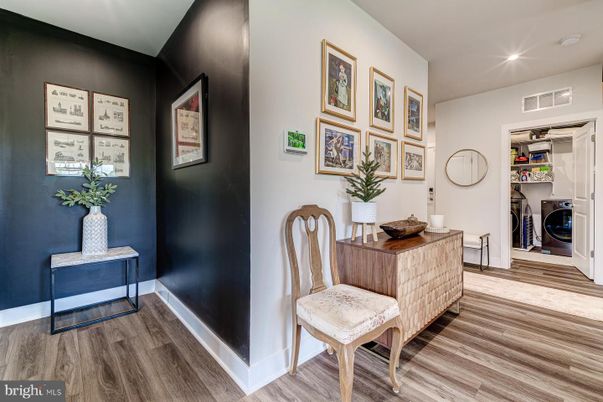 Interior, Recessed Lighting, Washer, Wood Texture Flooring