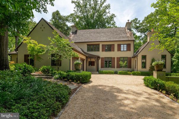 Backyard, Exterior, Facade, French Provincial