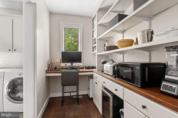 Home Office, Interior, Washer, Wood Texture Flooring