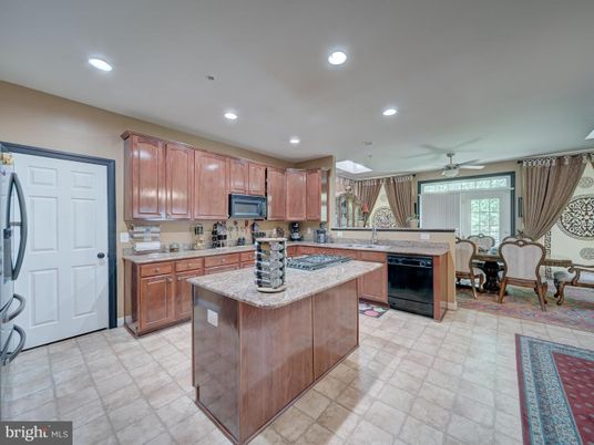 Dining room, Interior, Kitchen, Recessed Lighting