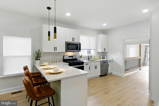 Interior, Kitchen, Pendant Lights, Recessed Lighting, Wood Texture Flooring