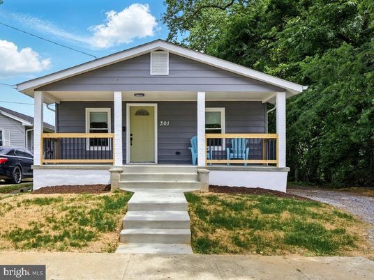 Exterior, Facade, American Craftsman