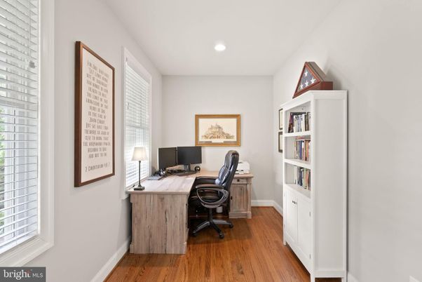 Home Office, Interior, Recessed Lighting, Wood Texture Flooring