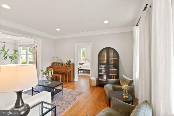 Interior, Living room, Piano, Recessed Lighting, Wood Texture Flooring