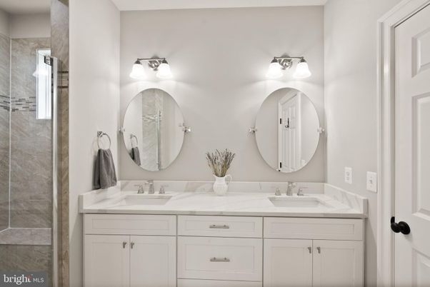 Bathroom, Dual Sink Vanities, Interior