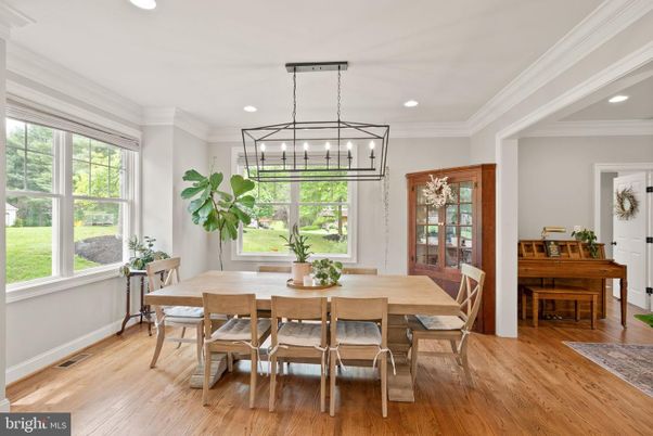 Chandelier, Dining room, Interior, Pendant Lights, Piano, Recessed Lighting, Wood Texture Flooring