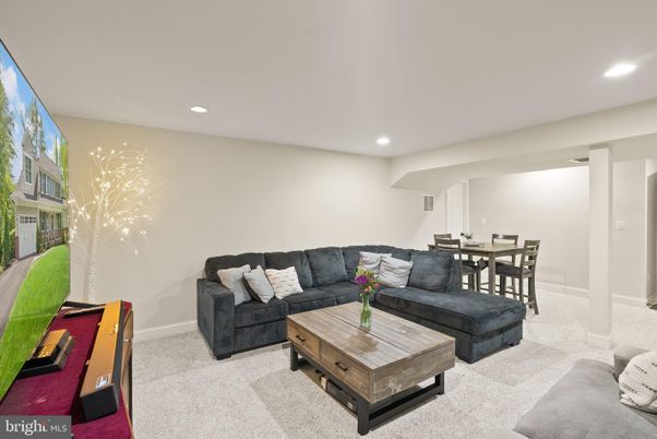 Dining room, Interior, Living room, Recessed Lighting