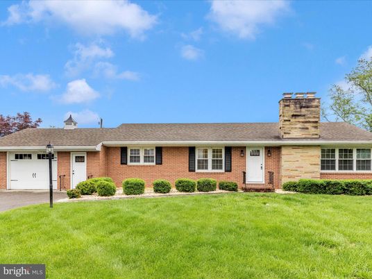 Attached, Exterior, Facade, Brick Facade, Ranch