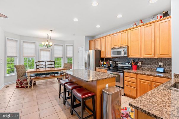 Chandelier, Dining room, Interior, Kitchen, Recessed Lighting, Stainless Steel Appliances
