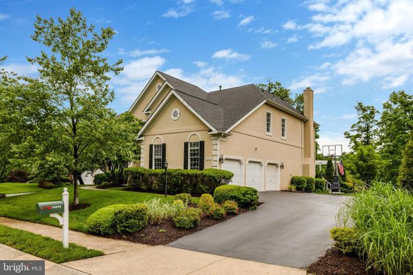 Attached, Backyard, Exterior, Facade, French Provincial