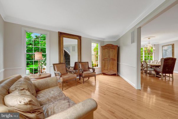 Chandelier, Dining room, Interior, Living room, Wood Texture Flooring