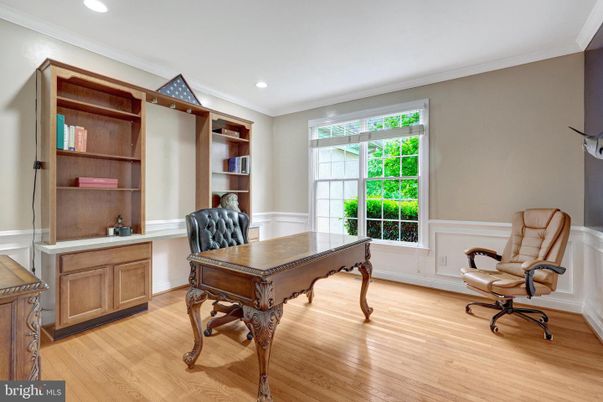 Home Office, Interior, Recessed Lighting, Wood Texture Flooring