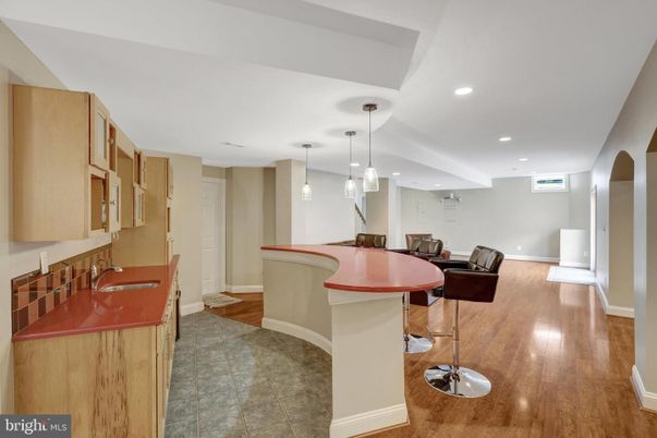 Interior, Pendant Lights, Recessed Lighting, Wood Texture Flooring