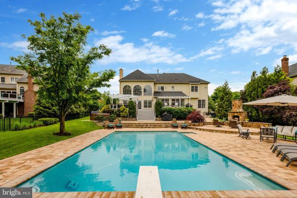 Exterior, Fireplace, Pool