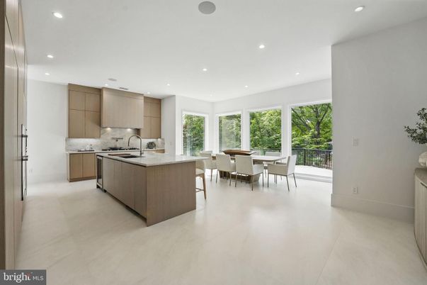 Dining room, Interior, Kitchen, Recessed Lighting, Stainless Steel Appliances