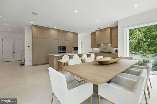 Dining room, Interior, Kitchen, Recessed Lighting, Stainless Steel Appliances