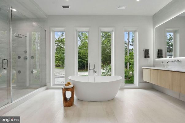 Bathroom, Free Standing Baths, Glass Shower, Interior, Recessed Lighting