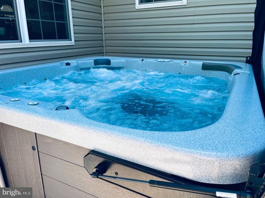 Exterior, Hot Tub