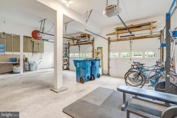 Garage, Interior