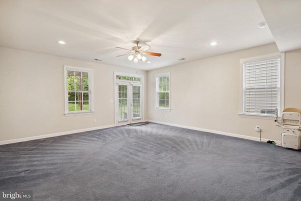 Empty room, Interior, Recessed Lighting