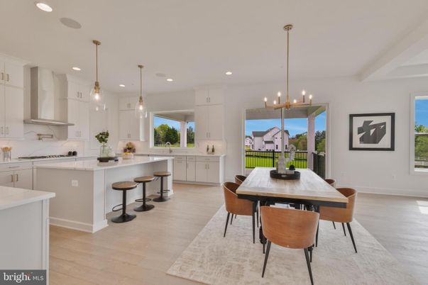Dining room, Interior, Kitchen, Pendant Lights, Recessed Lighting, Wood Texture Flooring
