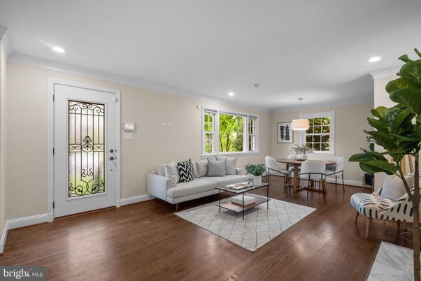 Dining room, Interior, Living room, Pendant Lights, Recessed Lighting, Wood Texture Flooring