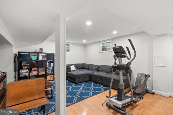Fitness Equipment, Interior, Recessed Lighting, Wood Texture Flooring