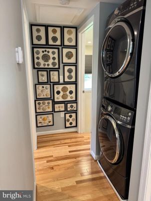 Interior, Utility Closets, Washer, Wood Texture Flooring