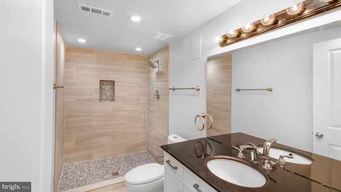 Bathroom, Interior, Recessed Lighting