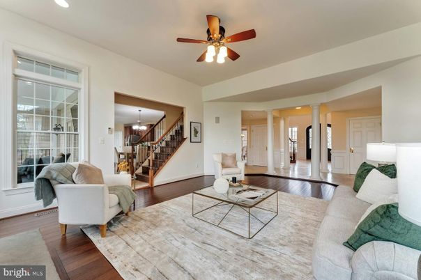 Chandelier, Dining room, Interior, Living room, Recessed Lighting, Wood Texture Flooring