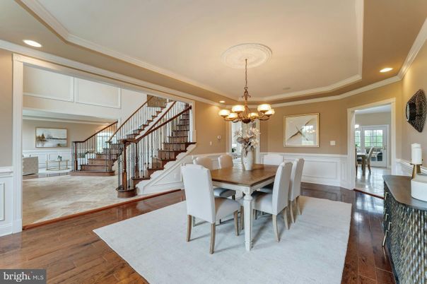 Chandelier, Dining room, Interior, Recessed Lighting, Wood Texture Flooring