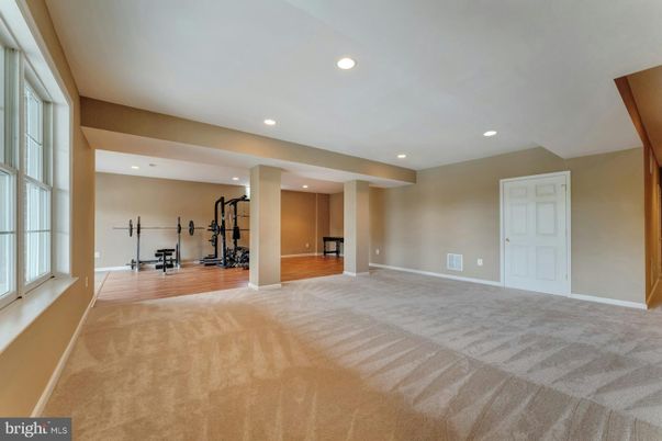 Fitness Equipment, Interior, Recessed Lighting, Wood Texture Flooring