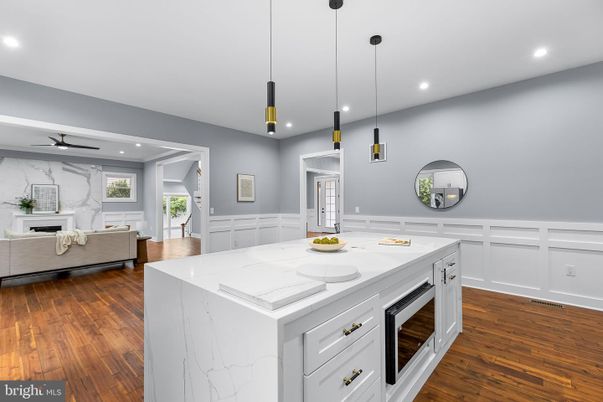 Fireplace, Interior, Kitchen, Living room, Marble Walls, Pendant Lights, Recessed Lighting, Wood Texture Flooring